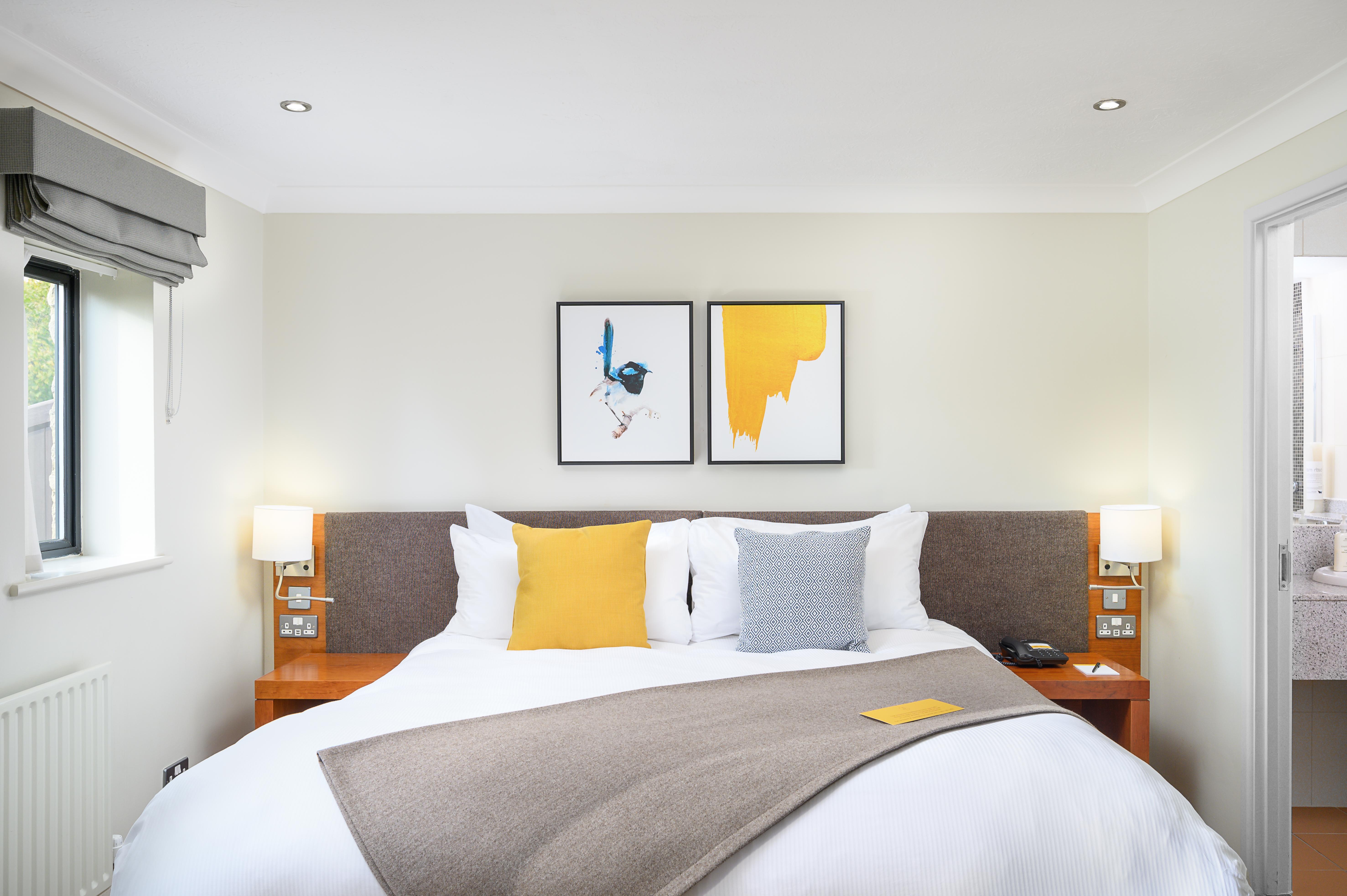 Отель Voco Oxford Thames By Ihg Kennington  Экстерьер фото
