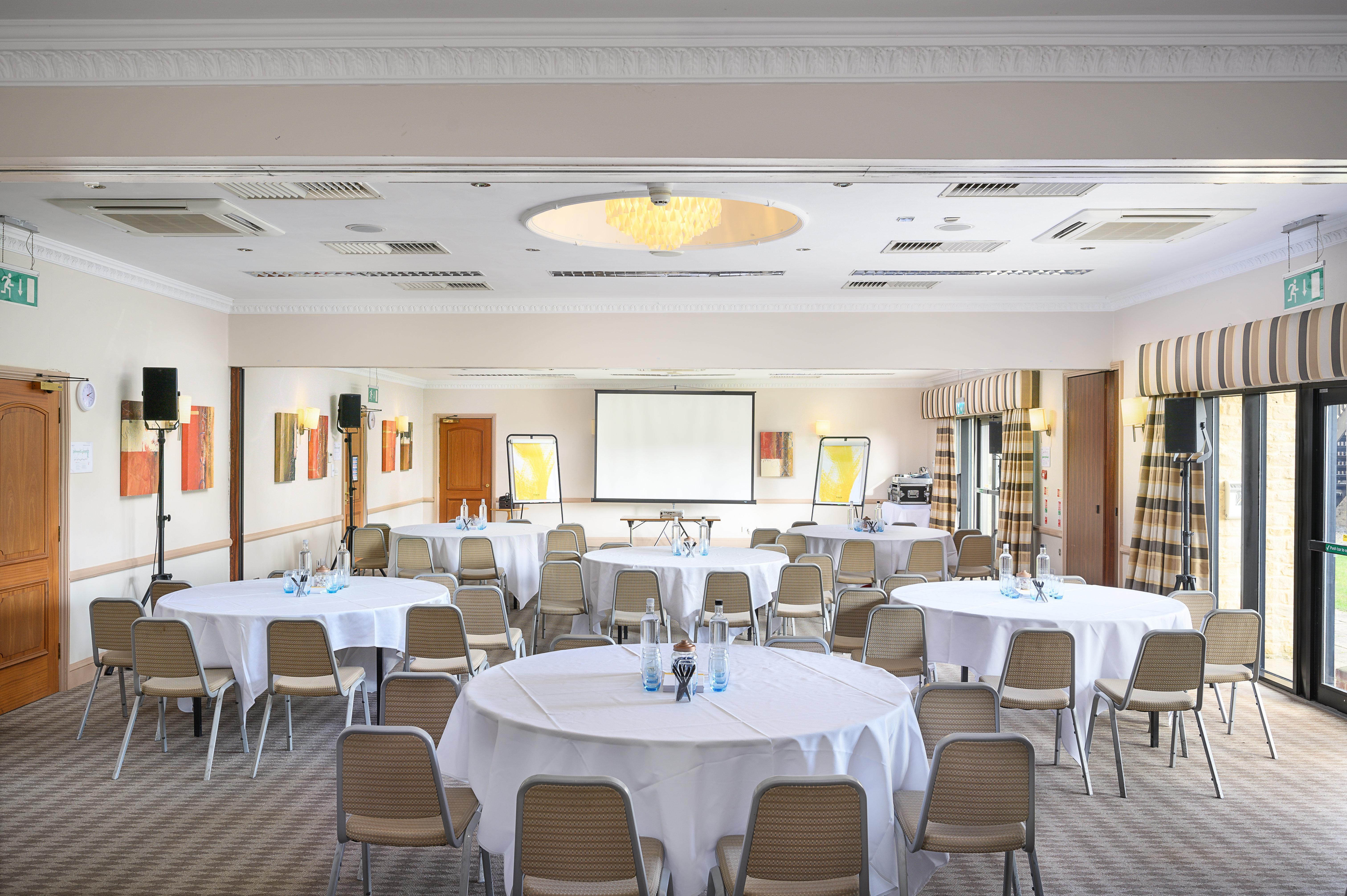 Отель Voco Oxford Thames By Ihg Kennington  Экстерьер фото