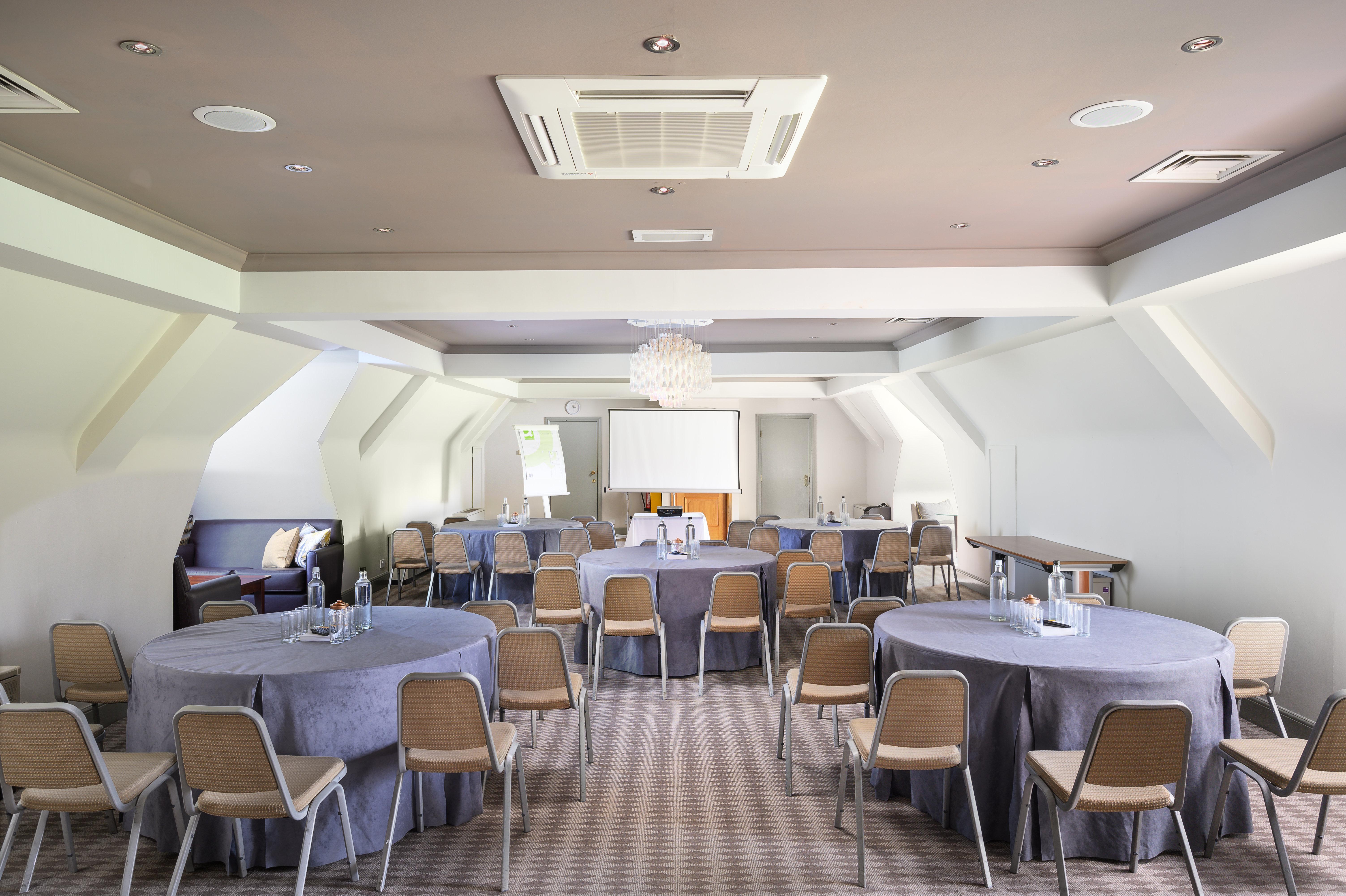 Отель Voco Oxford Thames By Ihg Kennington  Экстерьер фото