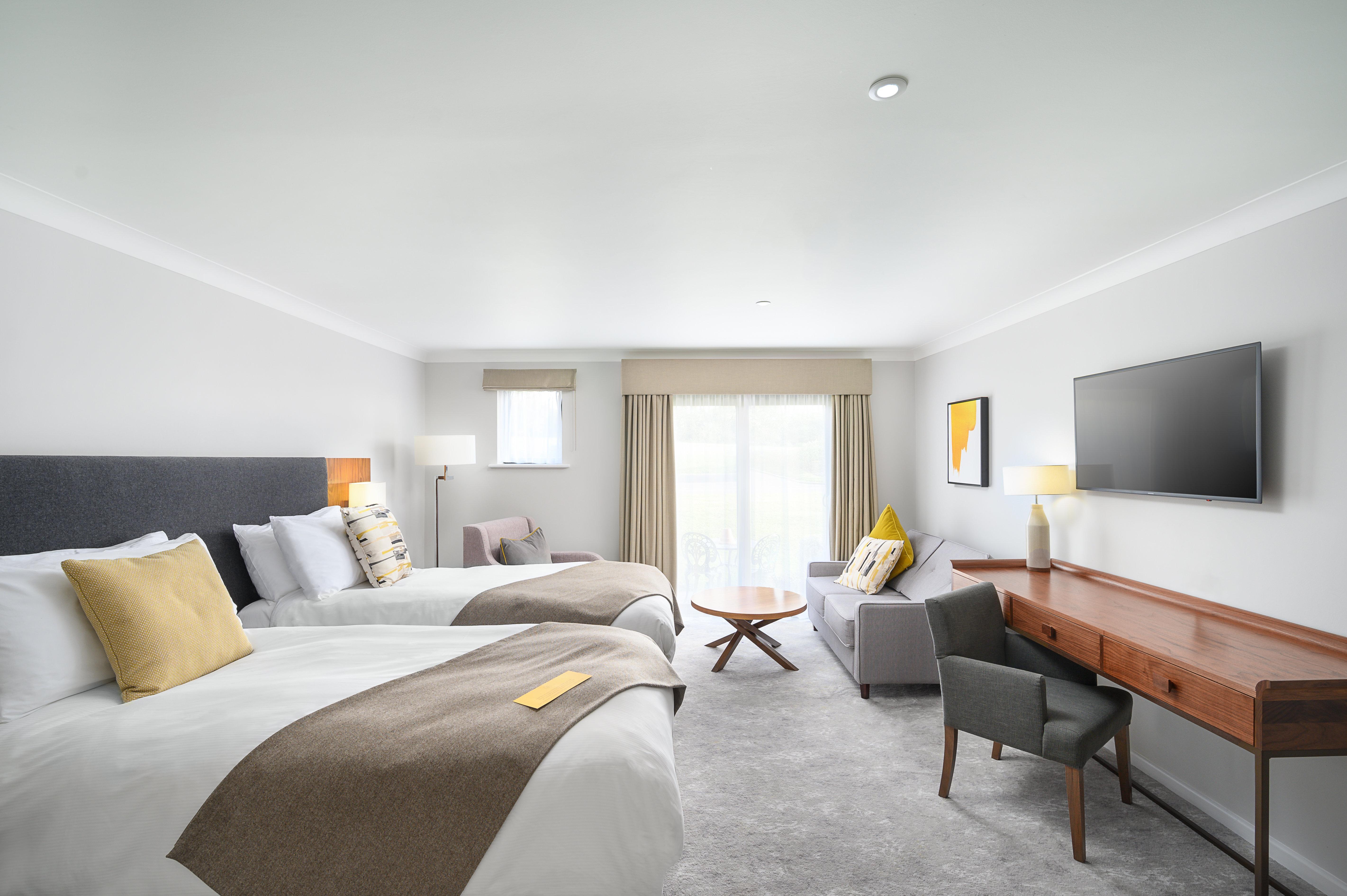 Отель Voco Oxford Thames By Ihg Kennington  Экстерьер фото