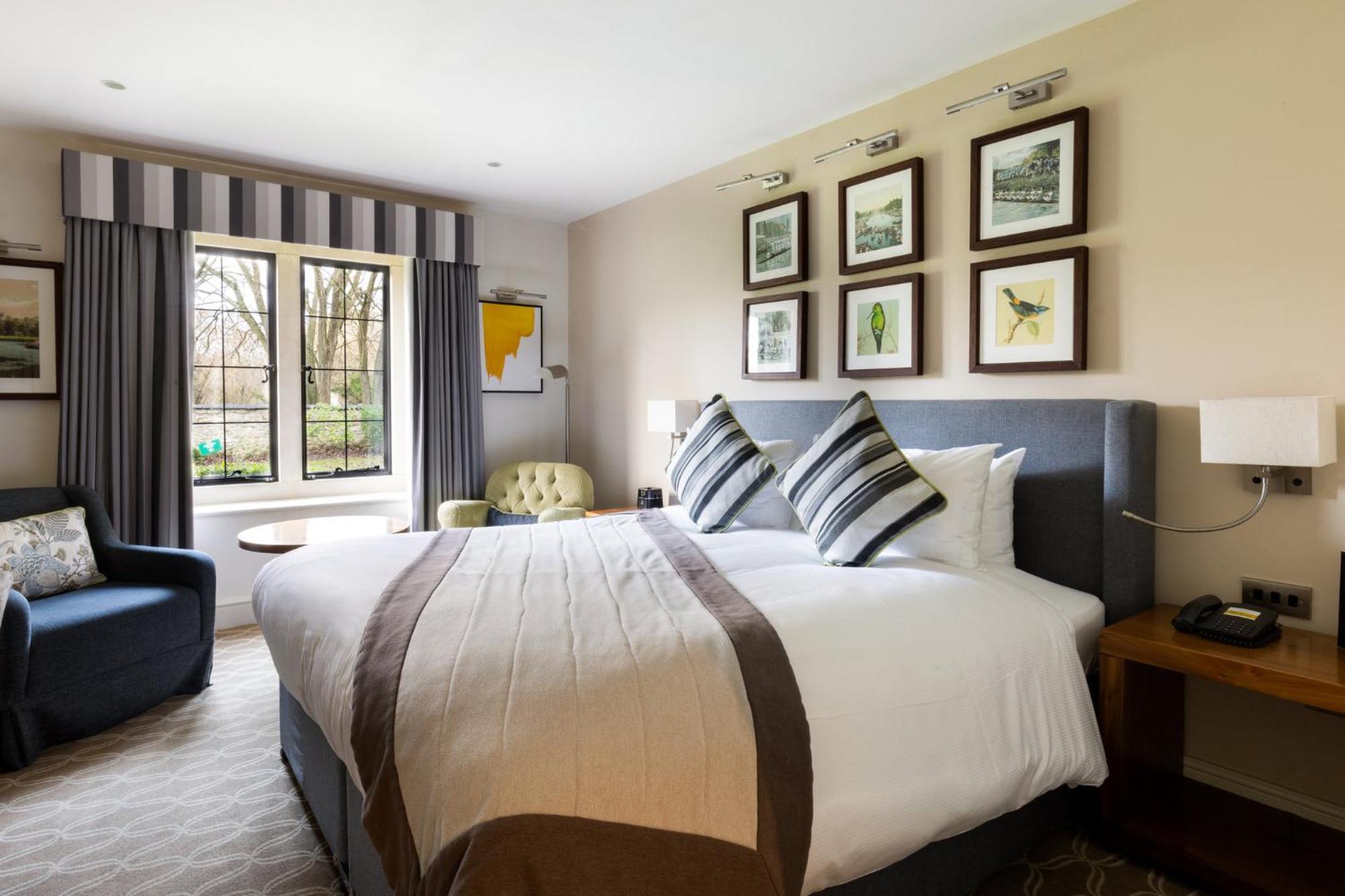 Отель Voco Oxford Thames By Ihg Kennington  Экстерьер фото