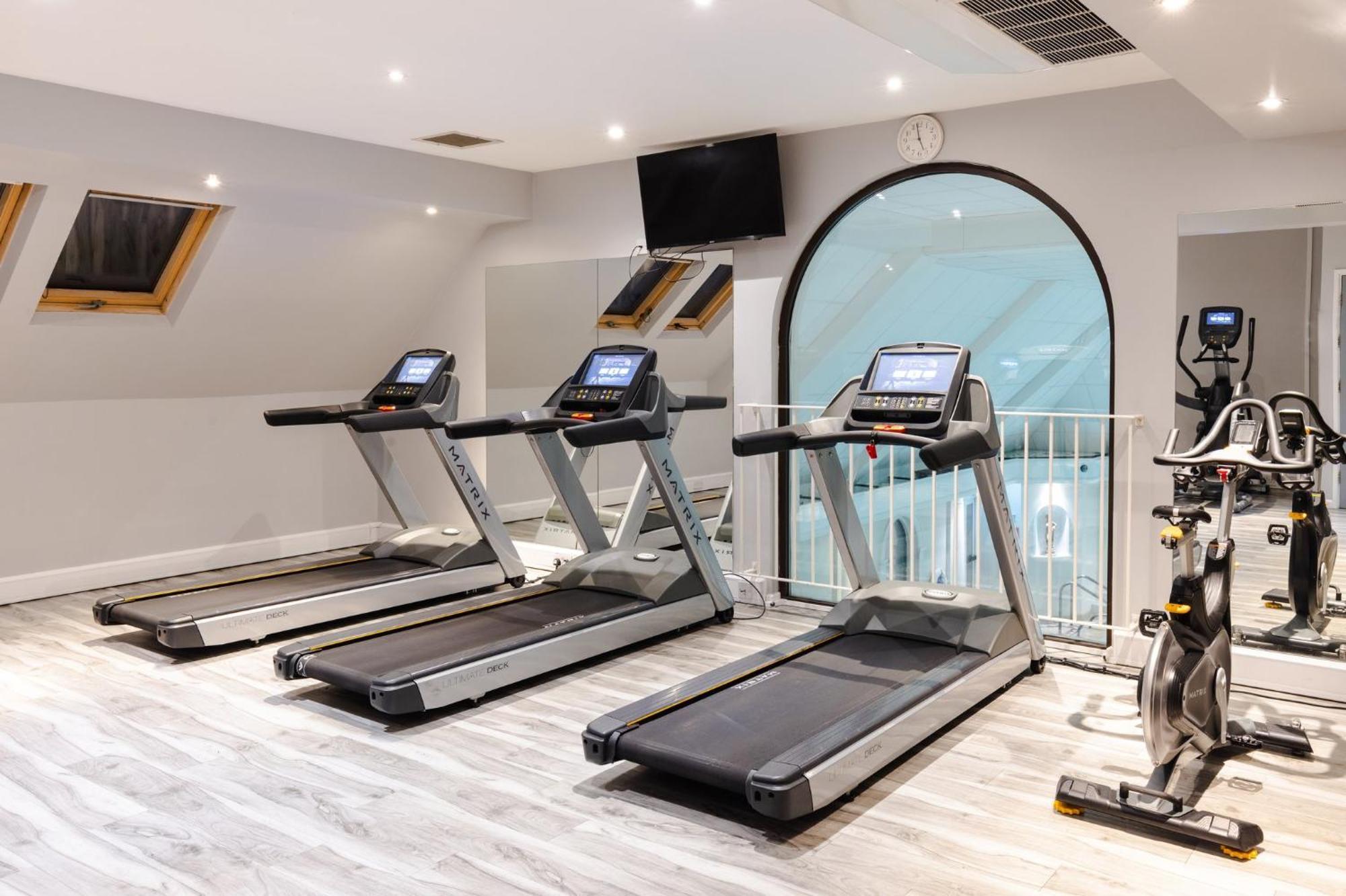 Отель Voco Oxford Thames By Ihg Kennington  Экстерьер фото